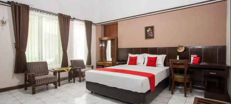 红多兹酒店-靠近巴莱库塔玛琅(RedDoorz Near Balai Kota Malang)图片