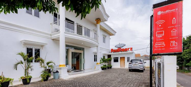 红多兹伊斯兰酒店-近楠榜特兰斯玛特(RedDoorz Syariah Near Transmart Lampung)图片