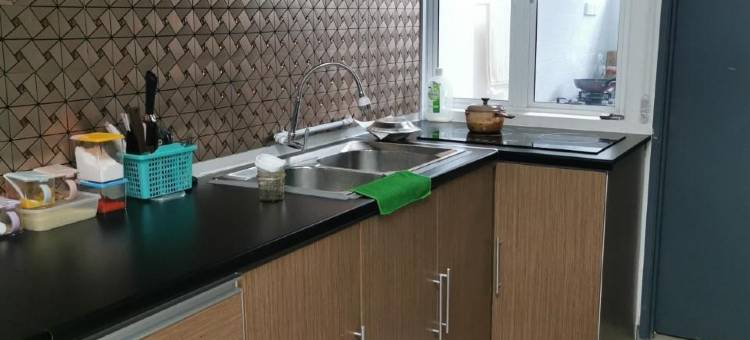 位于双溪大年中部的4卧室独栋房屋-2800平方米|带4个独立浴室(Bintang Maya homestay)图片