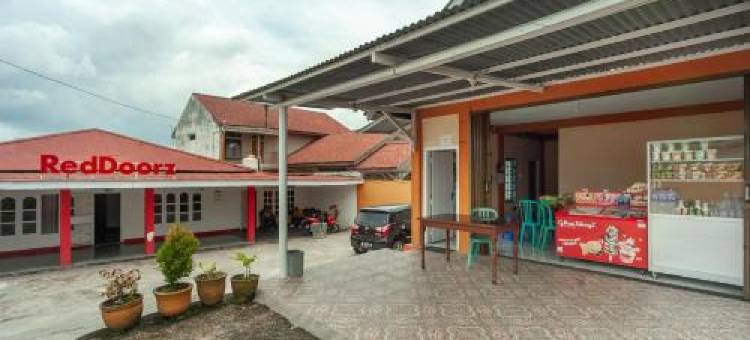 RedDoorz Syariah Near Tugu Juang Jambi 3图片