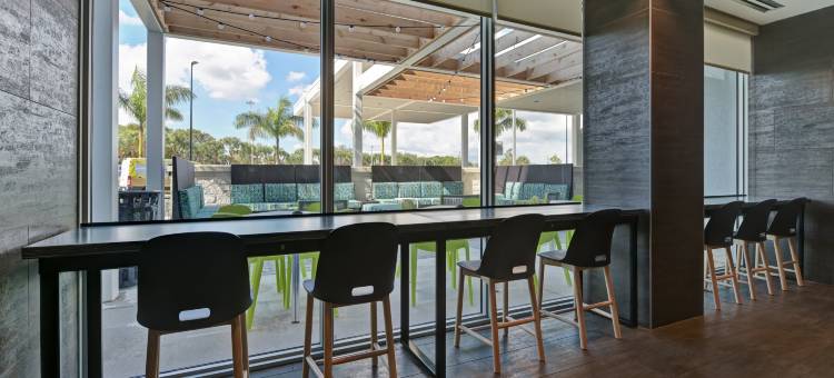 佛罗里达西棕榈滩机场希尔顿惠庭酒店(Home2 Suites by Hilton West Palm Beach Airport)图片