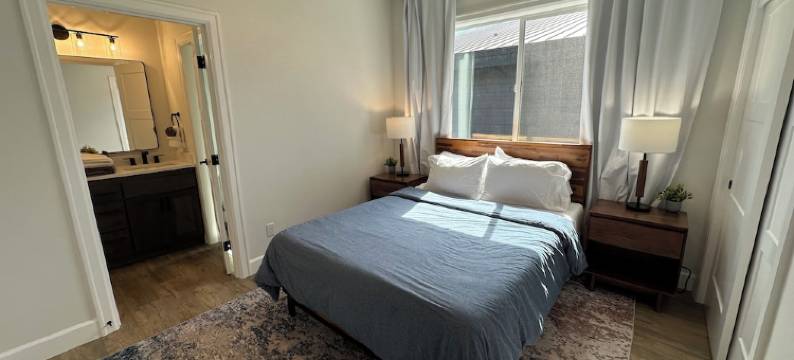 Custom-built Detroit Lake house -- walking distance to the lake and town!图片