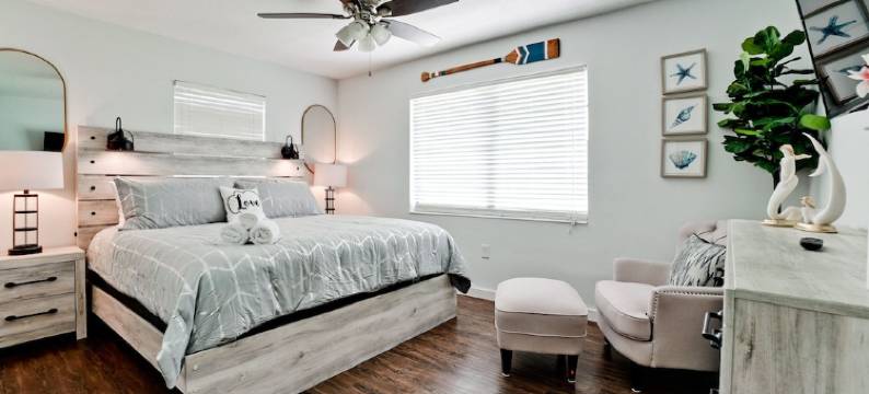 4 Bd w 3 King 4Ba 1.2acres htd salt pool private!图片