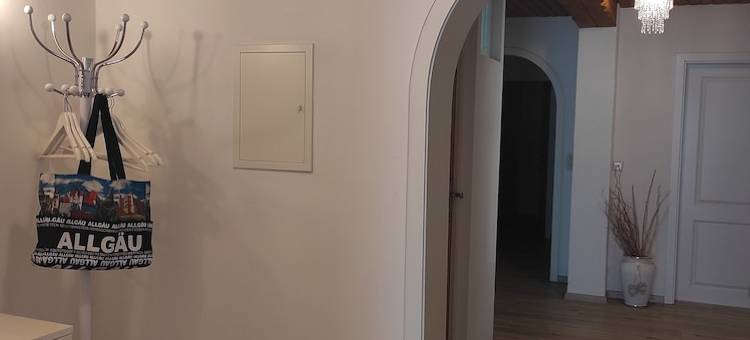 Large ground floor apartment with winter garden图片