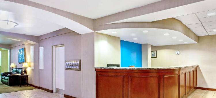 纽约市斯坦福德拉昆塔温德姆套房酒店(La Quinta Inn & Suites by Wyndham Stamford / New York City)图片