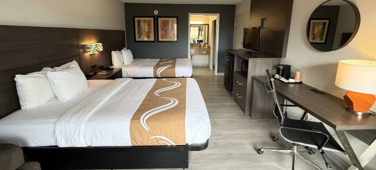 阿伦港巴顿坊西凯艺套房酒店(Quality Inn & Suites Baton Rouge West - Port Allen)图片