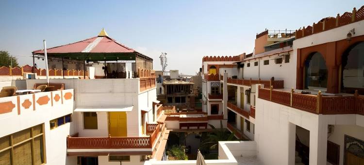 普拉卡什克里什娜哈维里威望酒店(Krishna Prakash Heritage Haveli)图片