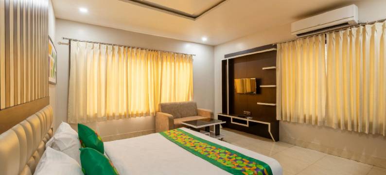 比斯图普尔的Treebo金色沙滩(Treebo the Golden Sands, Bistupur)图片