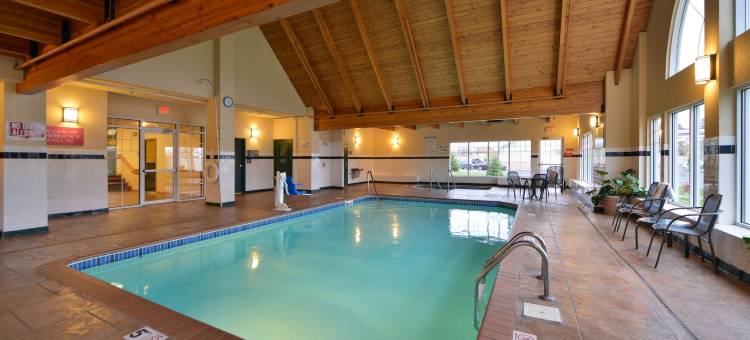 神灵山附近德卢斯套房酒店(Duluth Inn & Suites Near Spirit Mountain)图片