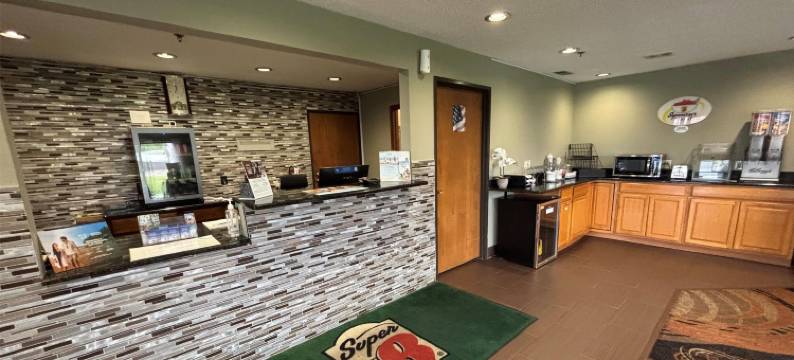 速8酒店-温德姆集团巴黎伊利诺伊(Super 8 by Wyndham Paris IL)图片