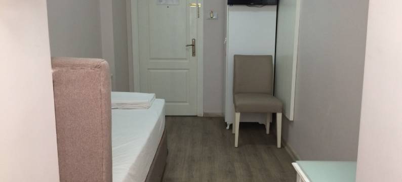 布尔汉尼耶梅尔克兹酒店(Burhaniye Merkez Otel)图片