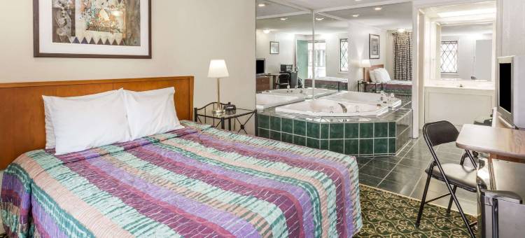 拉辛骑士酒店(Knights Inn Racine)图片