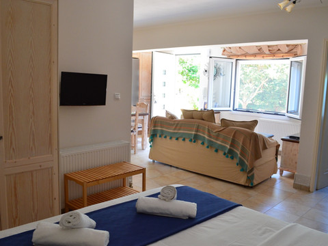 蓝色亚克艾吉拉开放式公寓酒店