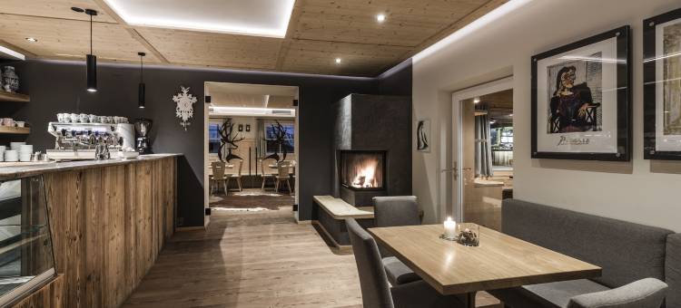 普雷苏利斯隐居公寓和餐厅(Presulis Hideaway Apartments & Restaurant)图片