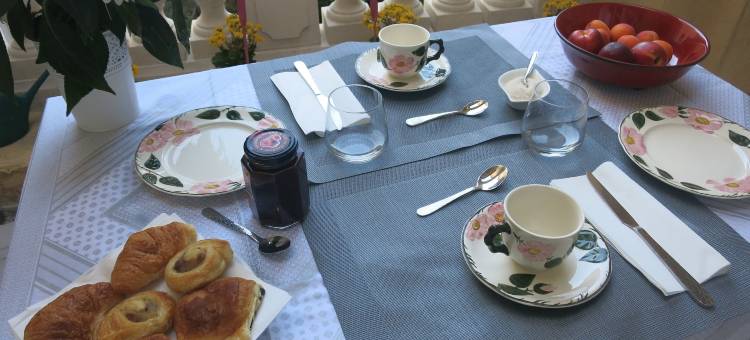 恩特雷维涅当泰勒斯旅馆(Entre Vignes et Dentelles)图片