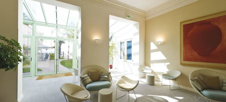 布鲁斯巴尔莫勒尔蓝色假日酒店酒店(Hôtel Vacances Bleues Balmoral)图片