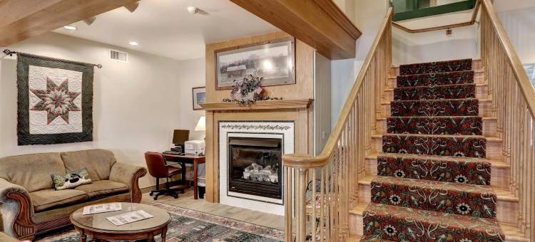 兰开斯特套房酒店(Lancaster Inn & Suites)图片