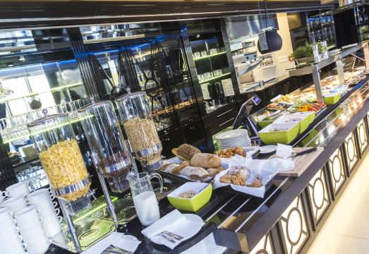 Vola Residence Hotel Overview