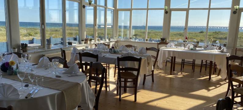 斯凯尔温海滨公寓式客房小屋酒店(Skaerven Beachfront Condos and Cottage)图片