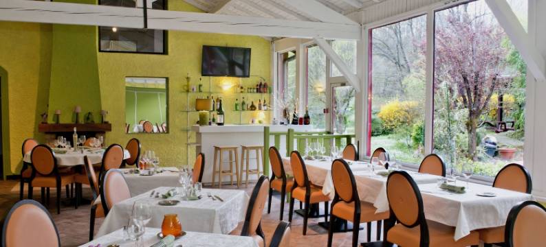 拉卡斯卡德酒店(Logis Hôtel la Cascade - Lyon Nord)图片