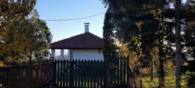 斯梅代雷沃的假日屋，带城市、花园和河景(Holiday House in Smederevo With City, Garden, and River Views)图片