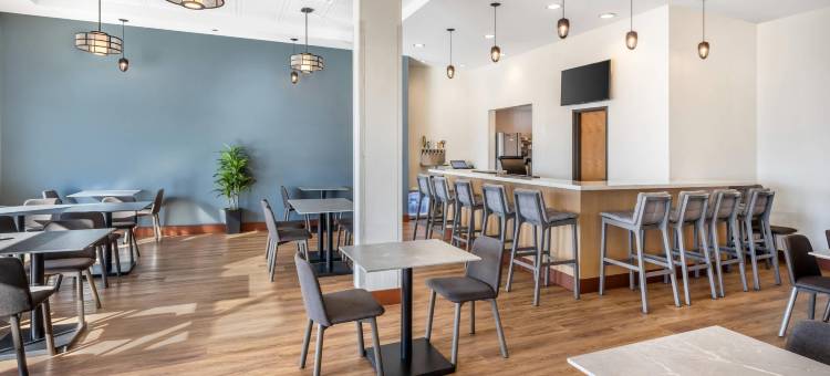 佩德尔顿机场雷迪森酒店(Radisson Hotel Pendleton Airport)图片