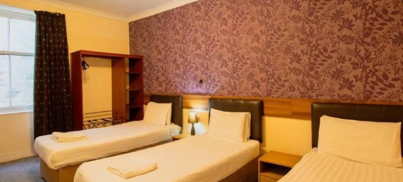 OYO本摩尔酒店(The Ben Mhor Hotel, Bar & Restaurant)图片