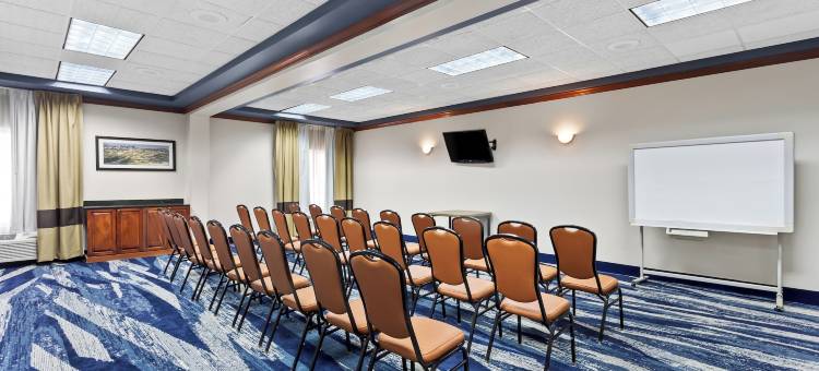 基诺沙普莱曾特普雷里舒适套房酒店(Comfort Inn & Suites Kenosha-Pleasant Prairie)图片