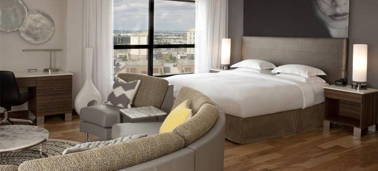 多伦多机场希尔顿套房酒店(Hilton Toronto Airport Hotel & Suites)图片