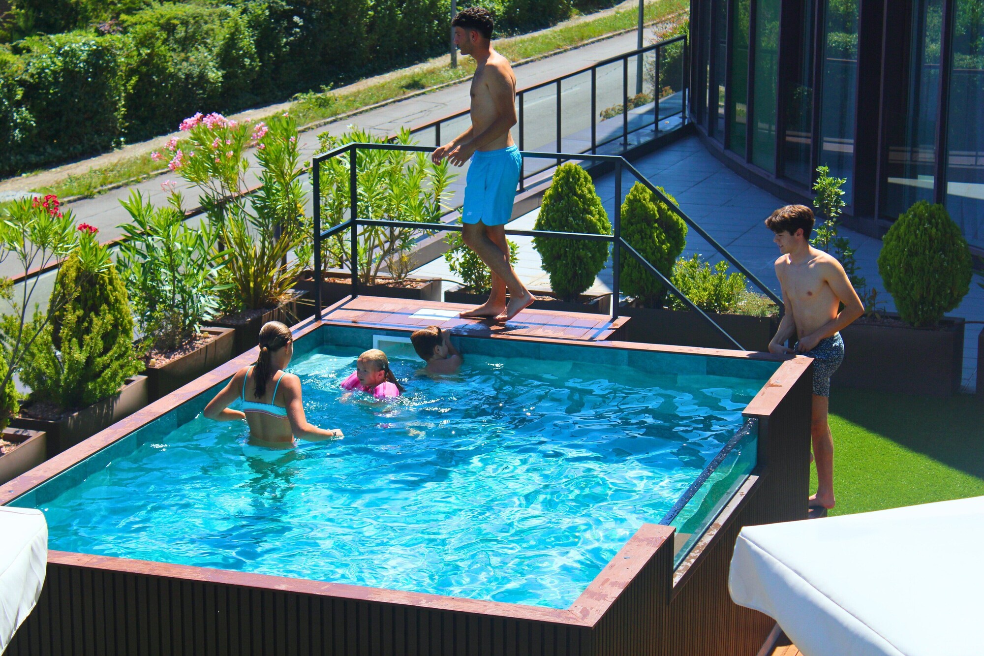 Hotel Jardines de Uleta SuitesOver view