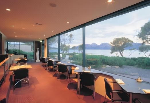 Edge of the Bay ResortHotel Overview