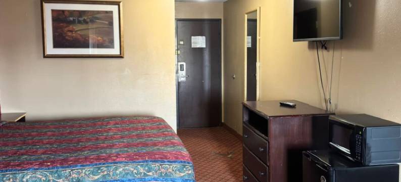 科拉泰尔茵酒店及套房，由贾斯珀圣达菲OKC运营(Coratel Inn & Suites by Jasper Santa Fe OKC)图片