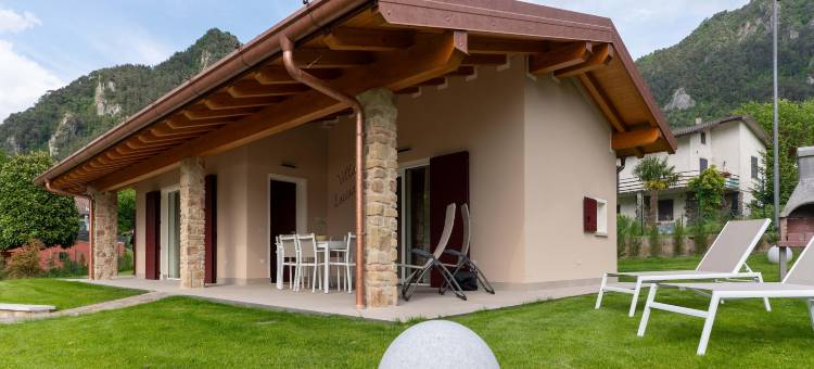 Villa by Lake Idro with Mountain Views图片