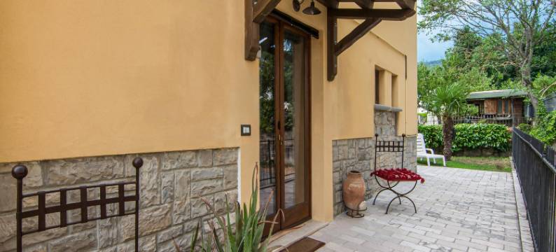 Chic Apartment with Outdoor Serenity图片