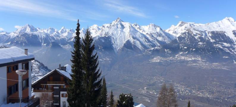 Apartment in Veysonnaz with Mountain Views图片