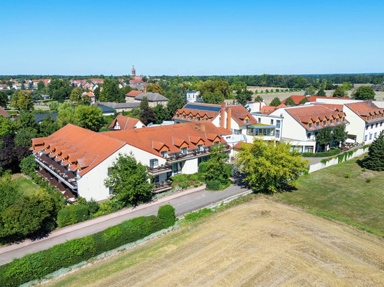 祖姆斯汀环形酒店