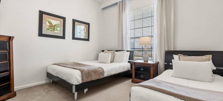 Upstay: Stunning 3BR Condo w Scenic Views & Patio图片