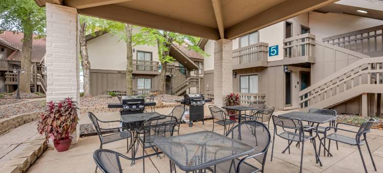 斯普林菲尔德南部梅恩斯泰套房酒店 - 战场路(MainStay Suites Springfield South - Battlefield Rd)图片