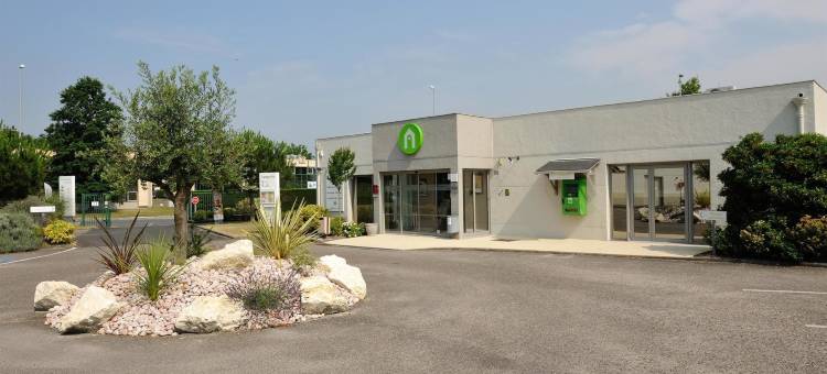 波尔多南佩萨克康铂酒店(Campanile Nature - Bordeaux Sud Pessac)图片