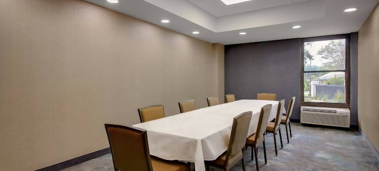 伯明翰科洛纳德路280号欢朋酒店(Hampton Inn Birmingham-Colonnade 280)图片