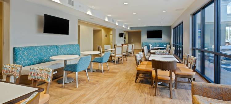 可可比奇海滩卡纳维拉尔角欢朋酒店(Hampton Inn Cocoa Beach/Cape Canaveral)图片