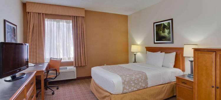 莱克兰东拉昆塔温德姆套房酒店(La Quinta Inn & Suites by Wyndham Lakeland East)图片