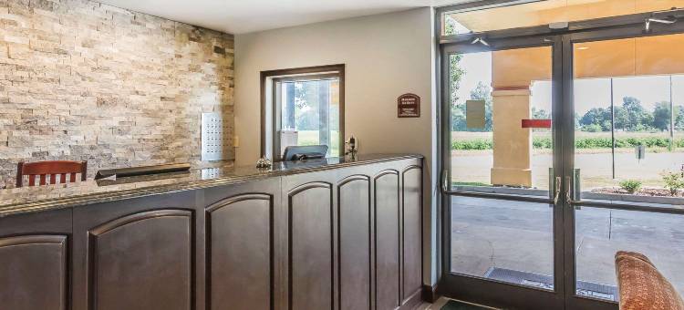 查尔斯顿 - 锡克斯顿品质酒店(Quality Inn Charleston - Sikeston)图片