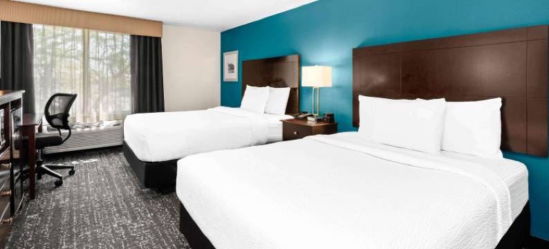 波特兰西北拉昆塔温德姆套房酒店(La Quinta Inn & Suites by Wyndham Portland NW)图片