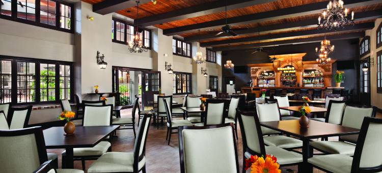 纳帕谷安泊套房酒店(Embassy Suites by Hilton Napa Valley)图片