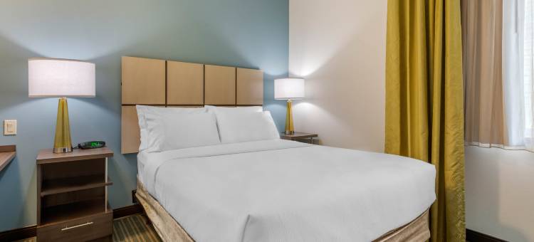 Candlewood Suites 迈尔斯堡萨尼贝尔网关 by IHG(Candlewood Suites FORT MYERS-SANIBEL GATEWAY by IHG)图片