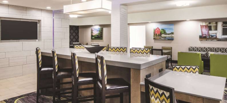 米利奇维尔拉昆塔温德姆套房酒店(La Quinta Inn & Suites by Wyndham Milledgeville)图片