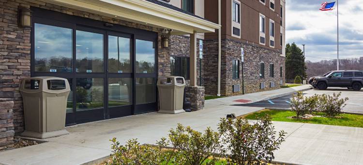 匹兹堡莫纳卡郊区套房酒店(Suburban Studios Monaca - Pittsburgh)图片