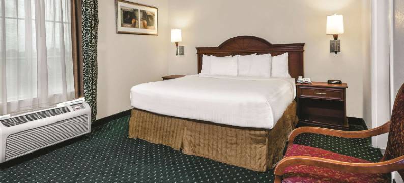 斯蒂芬维尔拉昆塔温德姆套房酒店(La Quinta Inn & Suites by Wyndham Stephenville)图片