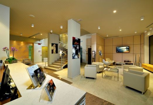 Hotel CarltonHotel Overview